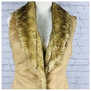 Women’s Crosby Faux Fur Tan Suede Vest